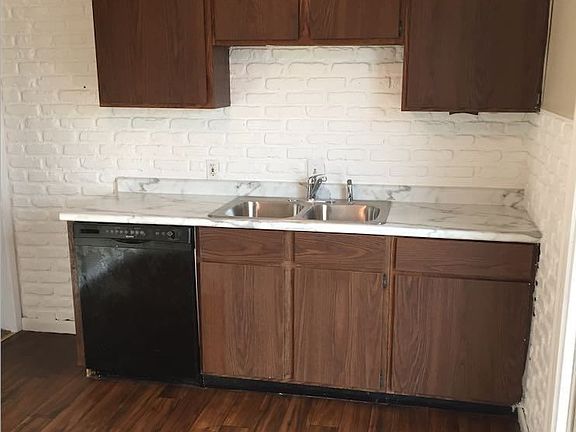 5th image of 1113 Capitol Ave