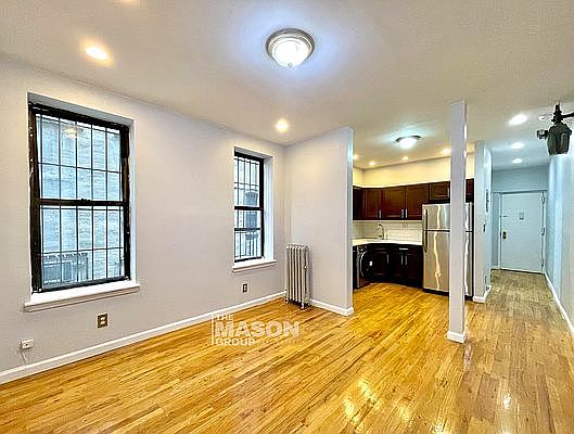 3rd image of 706 Amsterdam Ave #1S