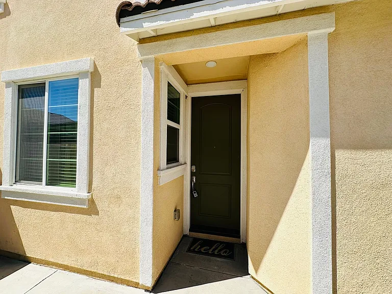 10964 Roble St #2 — Photo 3