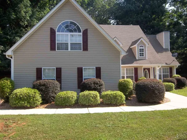 1199 Coan Dr, Locust Grove, GA 30248