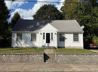 60 Upland Rd, Attleboro, MA 02703