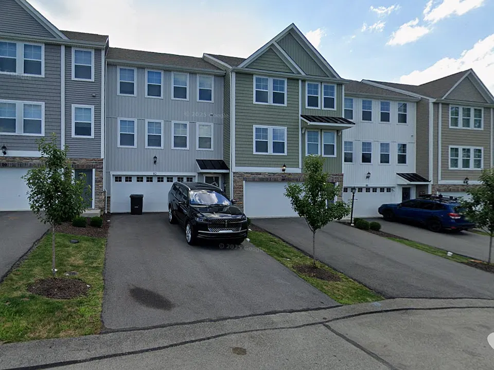 72 Hawthorne Dr