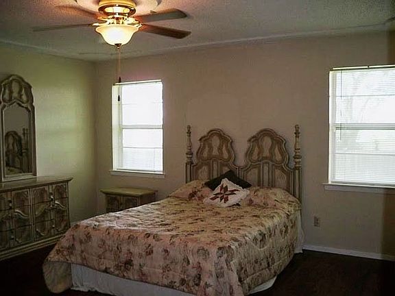 5th image of 3825 Fox Hollow Dr