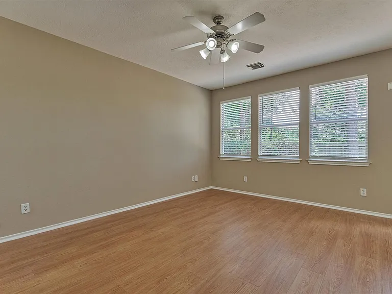 106 E Stedhill Loop — Photo 6