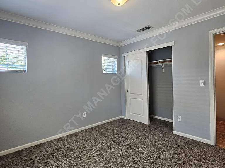 104 Rodin Ln — Photo 19