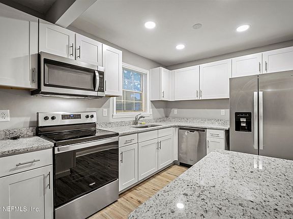 5th image of 3433 Cesery Blvd
