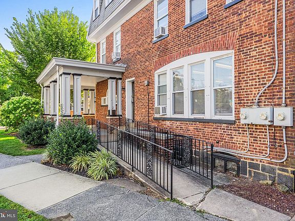 2nd image of 1818 Delaware Ave #2