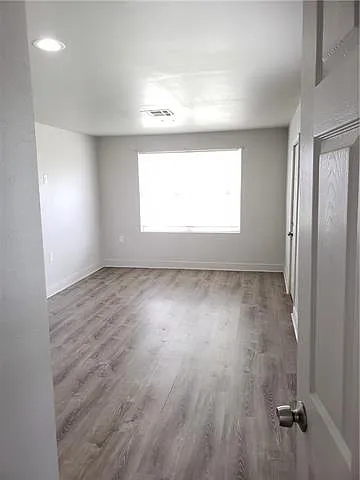 942 Francis St — Photo 4