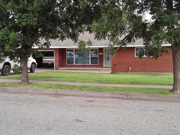 2nd image of 2206 Chestnut Dr