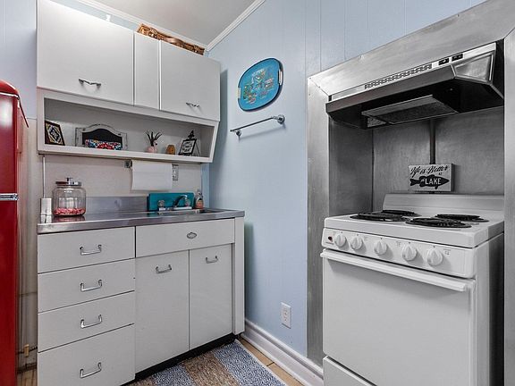 4th image of 210 Aberina St APT F2