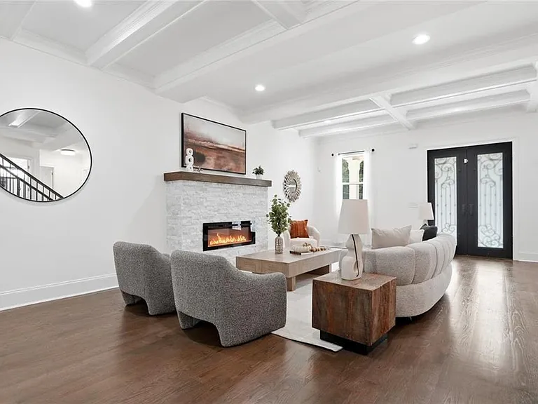 2415 Rugby Ave — Photo 5