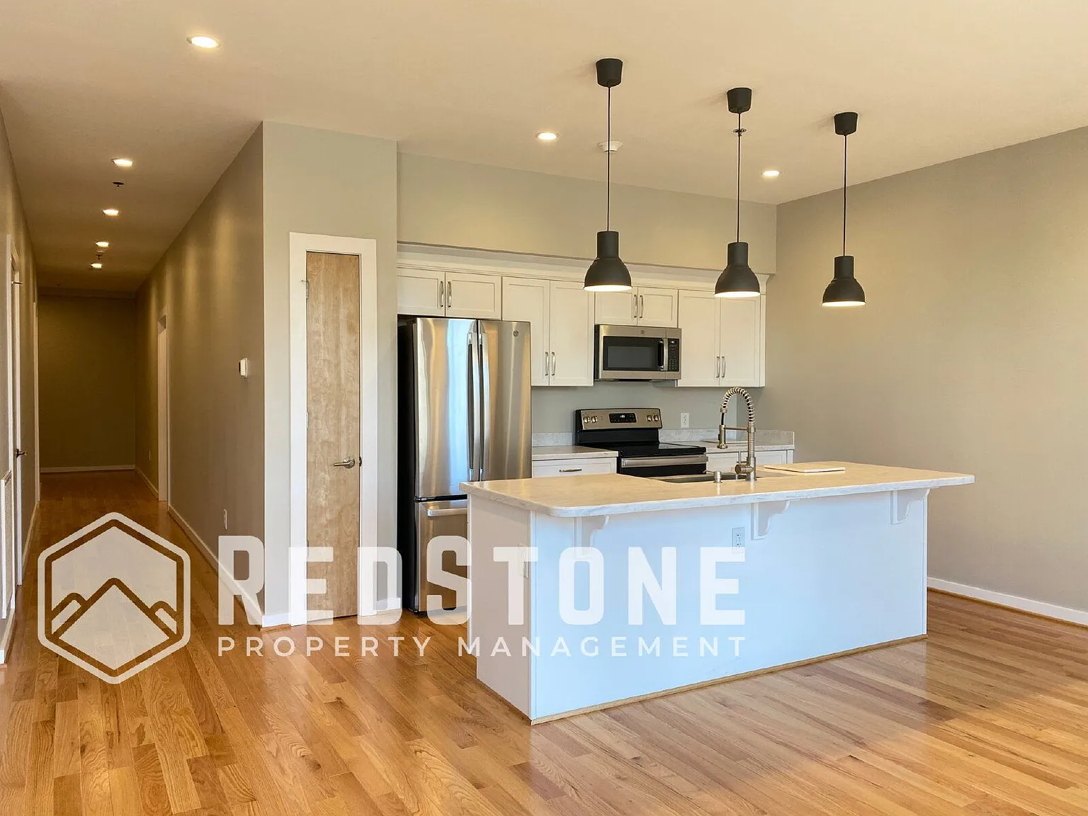 2 bed, 1.0 bath, 1100 sqft, $1,350 — Photo 3
