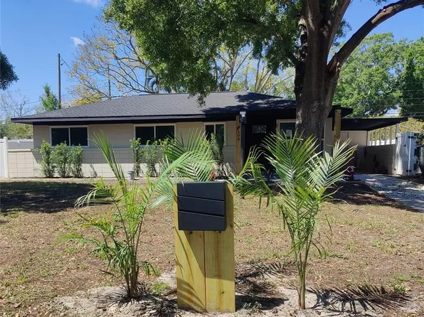 7498 Orpine Dr N, Saint Petersburg, FL 33702