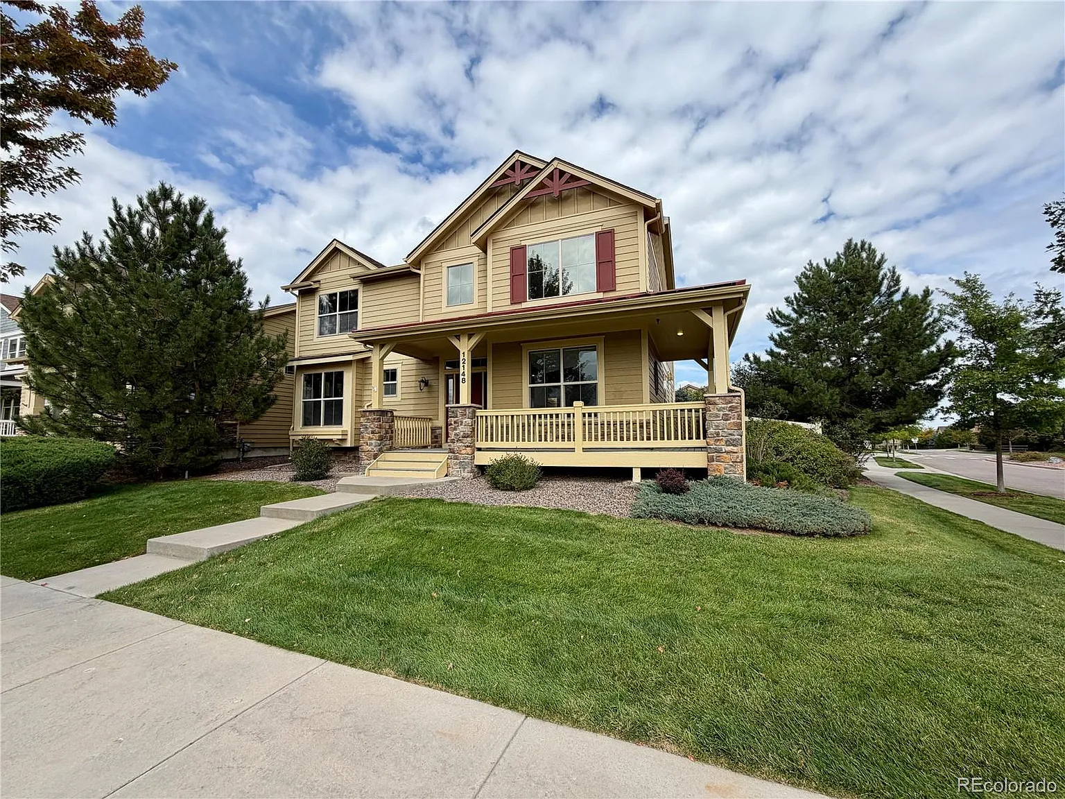 4 bed, 3.5 bath, 3765 sqft, $4,250 — Photo 2