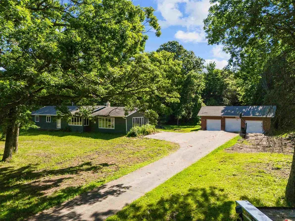 4072 Sand Pit Rd, Oshkosh, WI 54904
