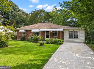 5288 Lee Cir, Forest Park, GA