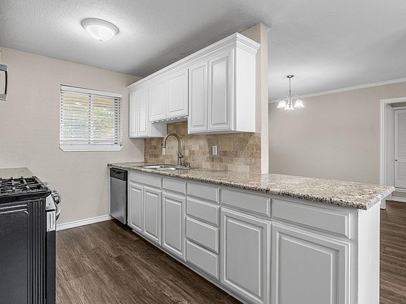 3rd image of 909 W Louisa Ave
