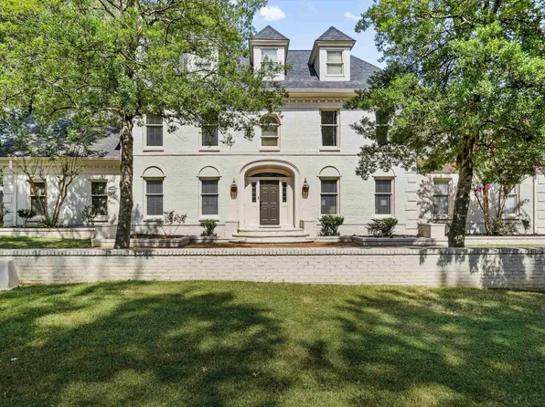 8706 Maple Creek Cv, Germantown, TN 38139