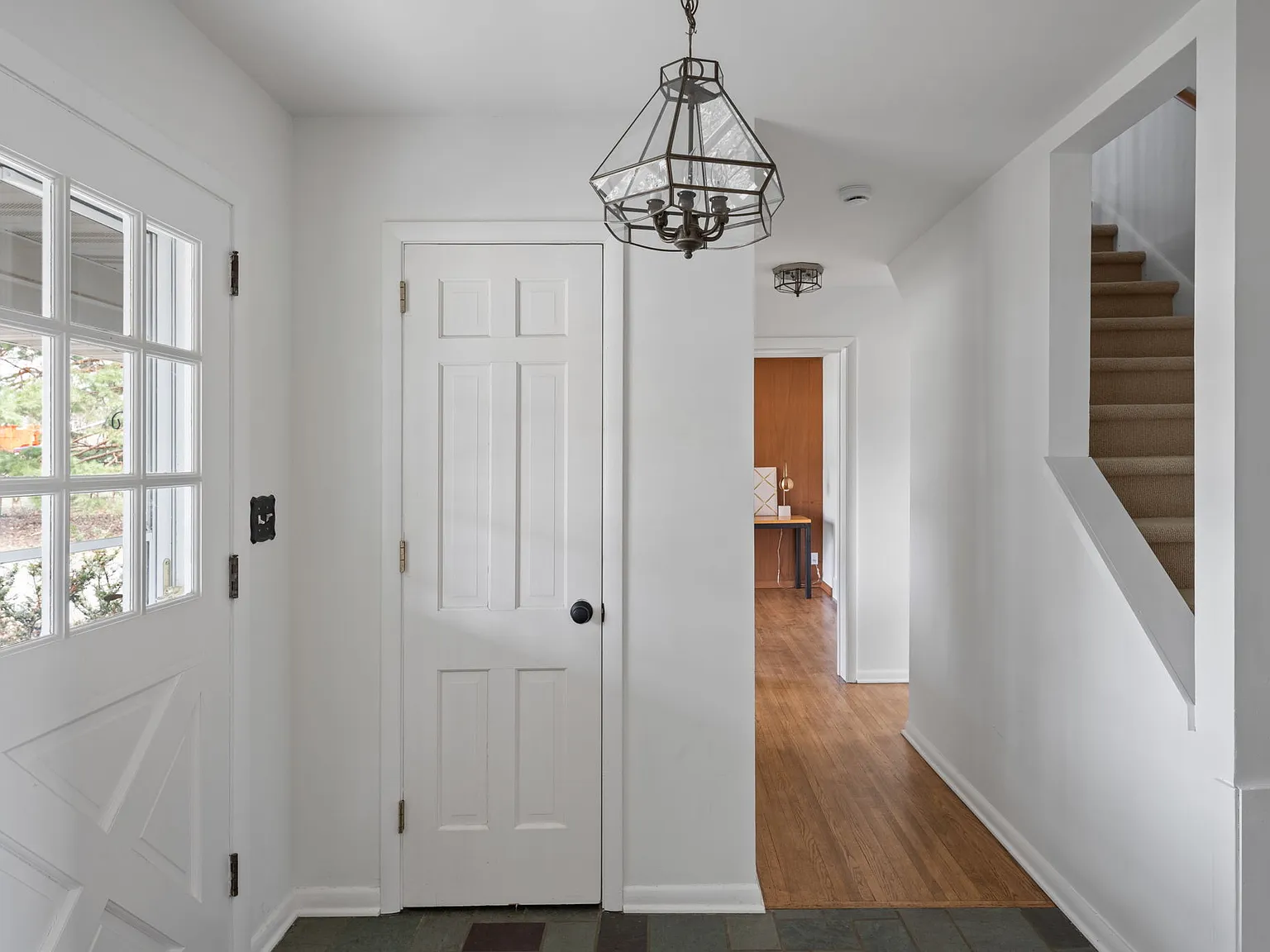355 Margaret Cir — Photo 2