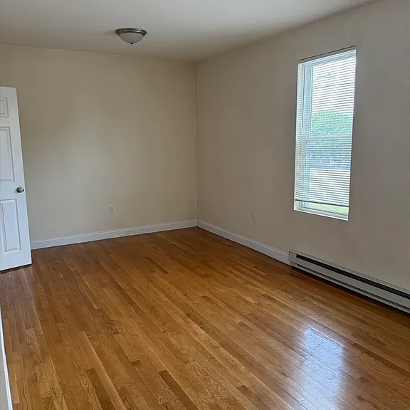 220 Middlesex Ave #4 — Photo 5