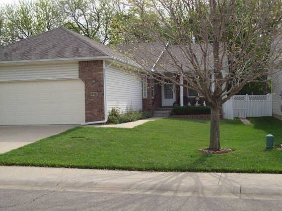 2nd image of 1420 N Autumn Valley Cir