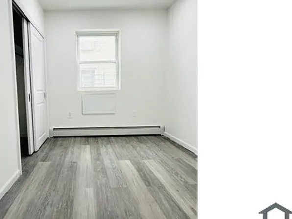 308 Beach 86th St, Rockaway Beach, NY 11693