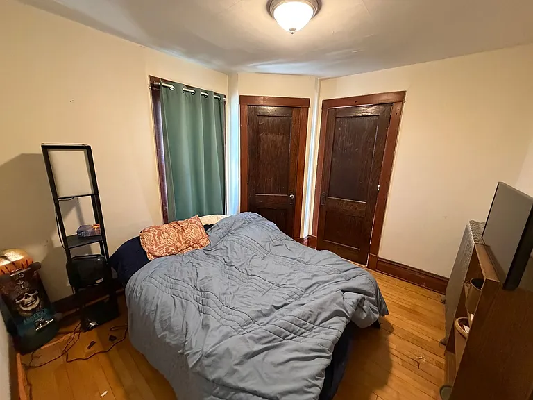 916 E Gorham St — Photo 24
