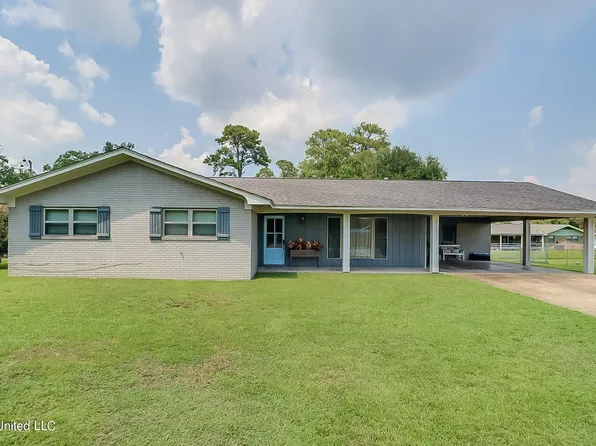 2266 Sunkist Country Club Rd, Biloxi, MS 39532