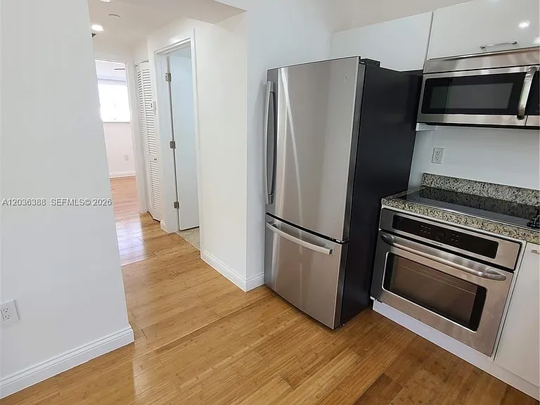 825 Michigan Ave #3 — Photo 22