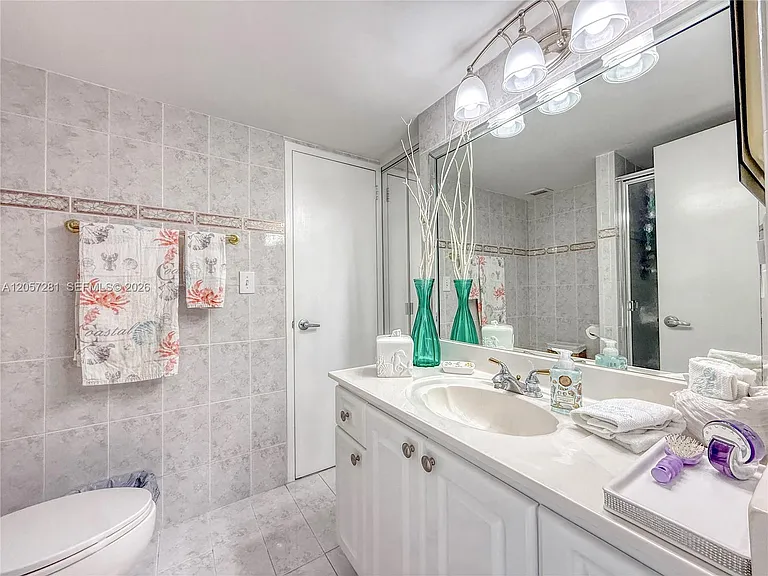 5701 Collins Ave #1508 — Photo 13