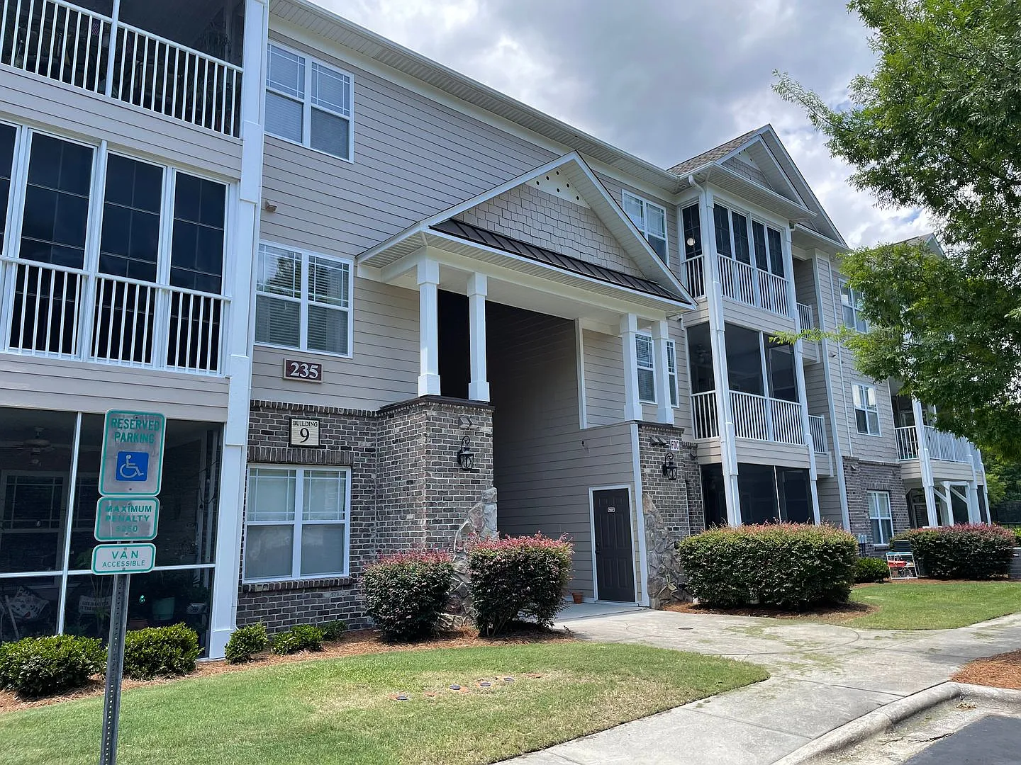 3 Bedroom 2 Bathroom Condo in Woodlands Way at Crow Creek — Photo 1