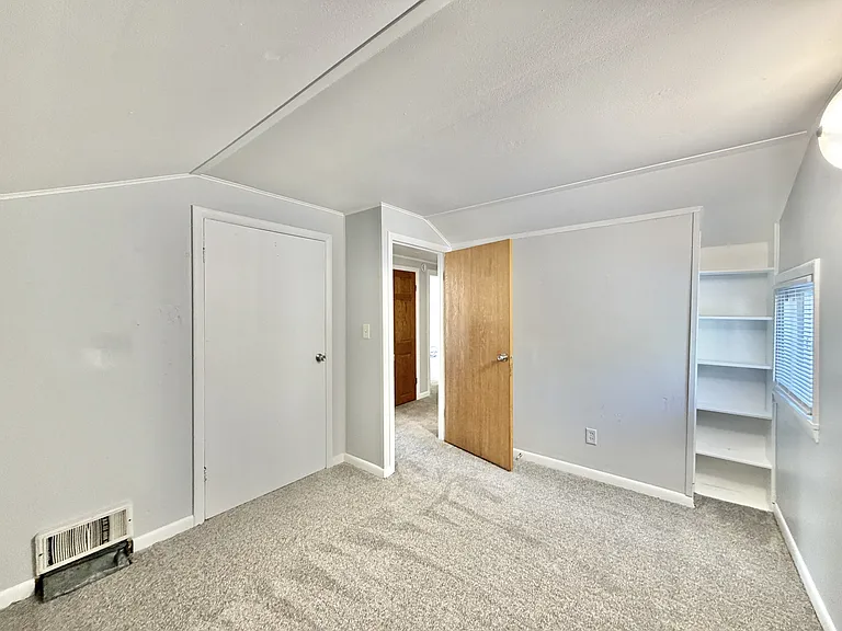 330 Lincoln St #1 — Photo 20