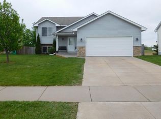 901 Isanti Pkwy NW, Isanti, MN 55040