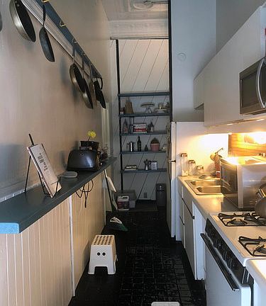 4th image of 1801 N Bissell St APT 1F