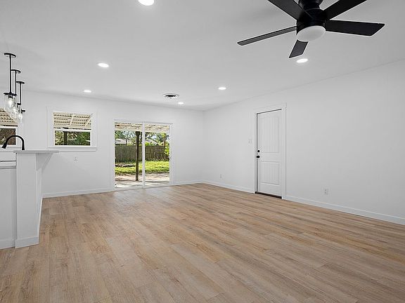 5th image of 1905 Bay Ave