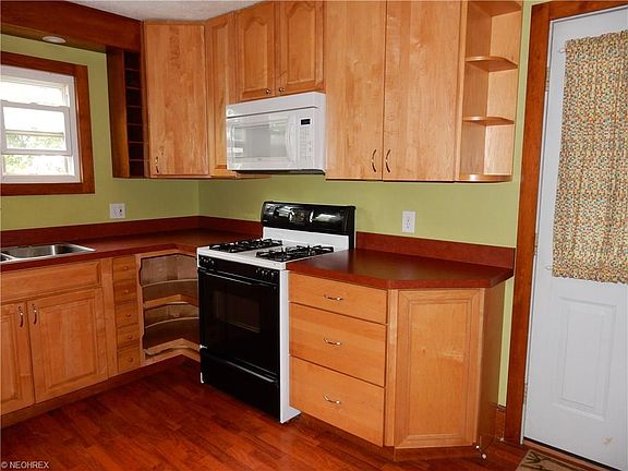 3rd image of 1417 E 289th St