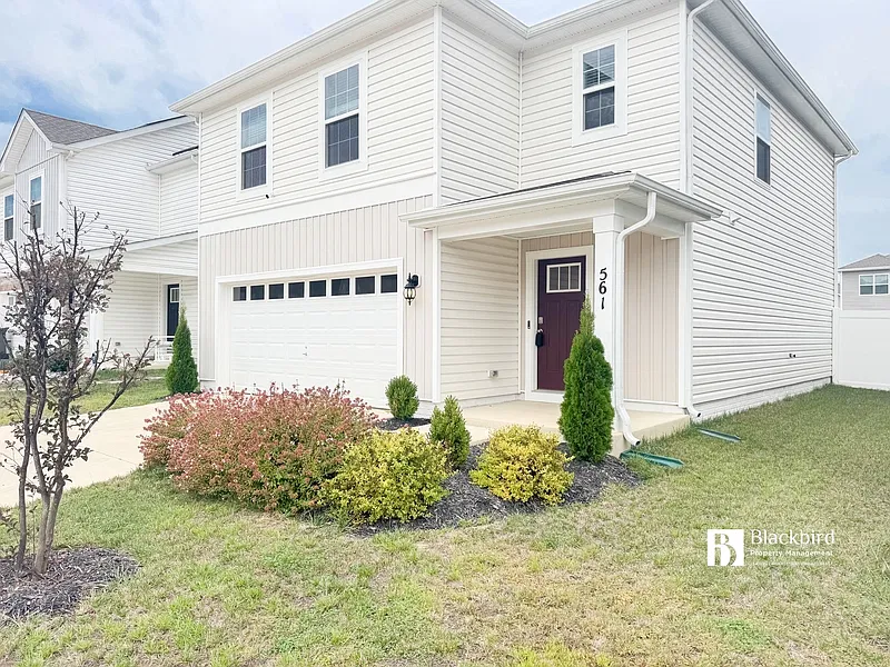 3 bed, 2.5 bath, 2000 sqft, $3,000 — Photo 1
