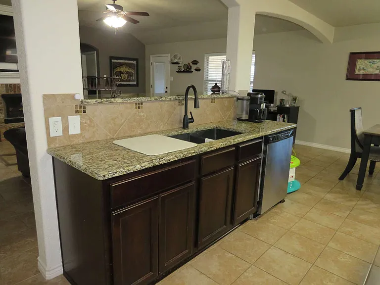 9805 Kaitlyn Dr — Photo 8