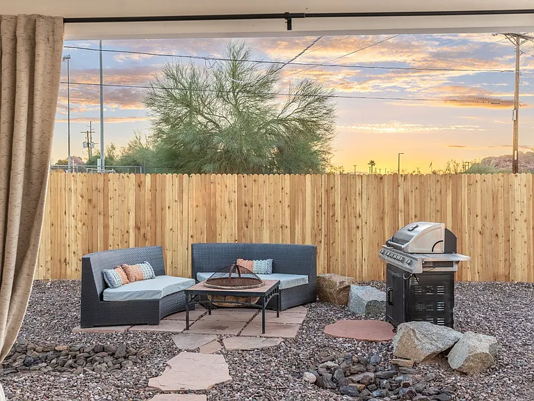 6601 E Latham St — Photo 39
