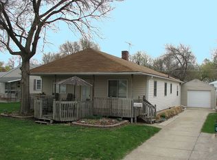 312 E 20th St S, Newton, IA 50208