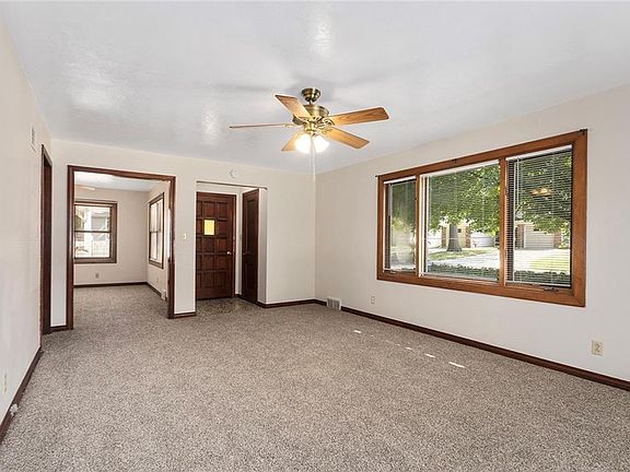 5th image of 8546 Eby Ave