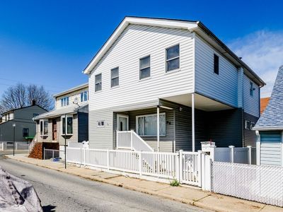 94 Celeste Ct, Brooklyn, NY, 11229