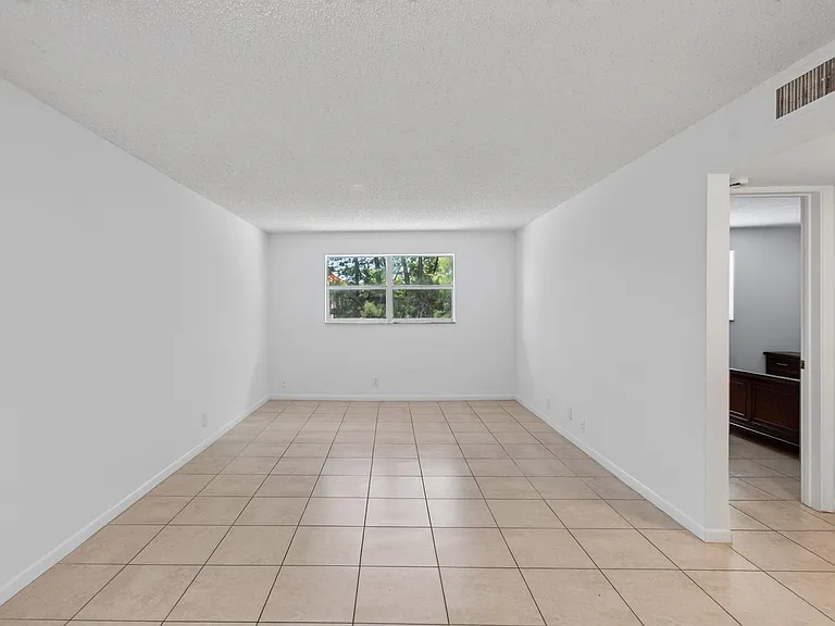 450 SW 2nd Ave #205 — Photo 6