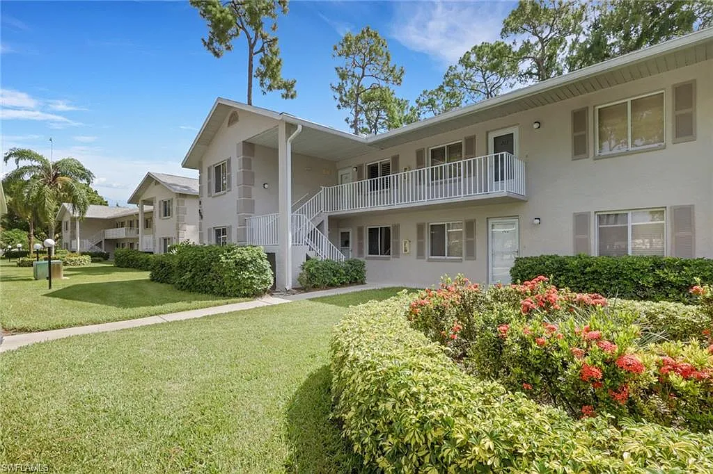 3 bed, 2.0 bath, 1294 sqft, $2,700 — Photo 3