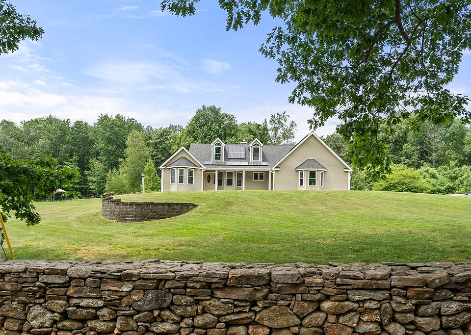 1st image of 893 Cronin Rd