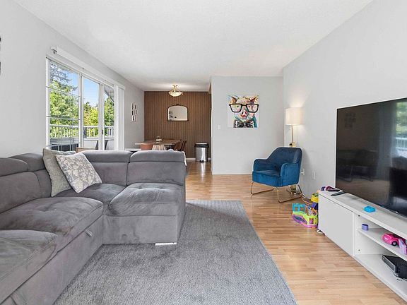 4th image of 707 8th St #301