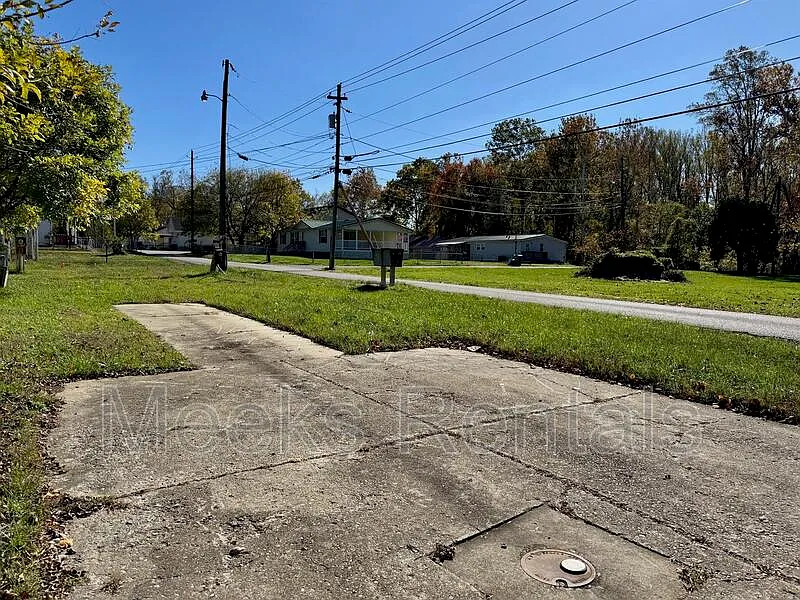 6 Riddle Mobile Home Park