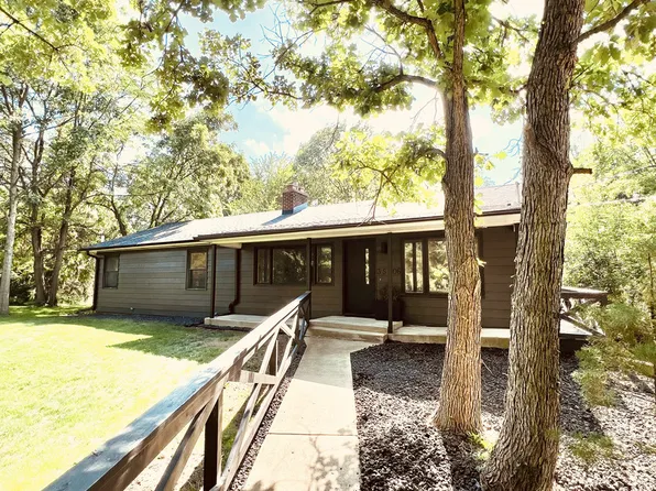 3S306 Winfield Rd, Warrenville, IL 60555