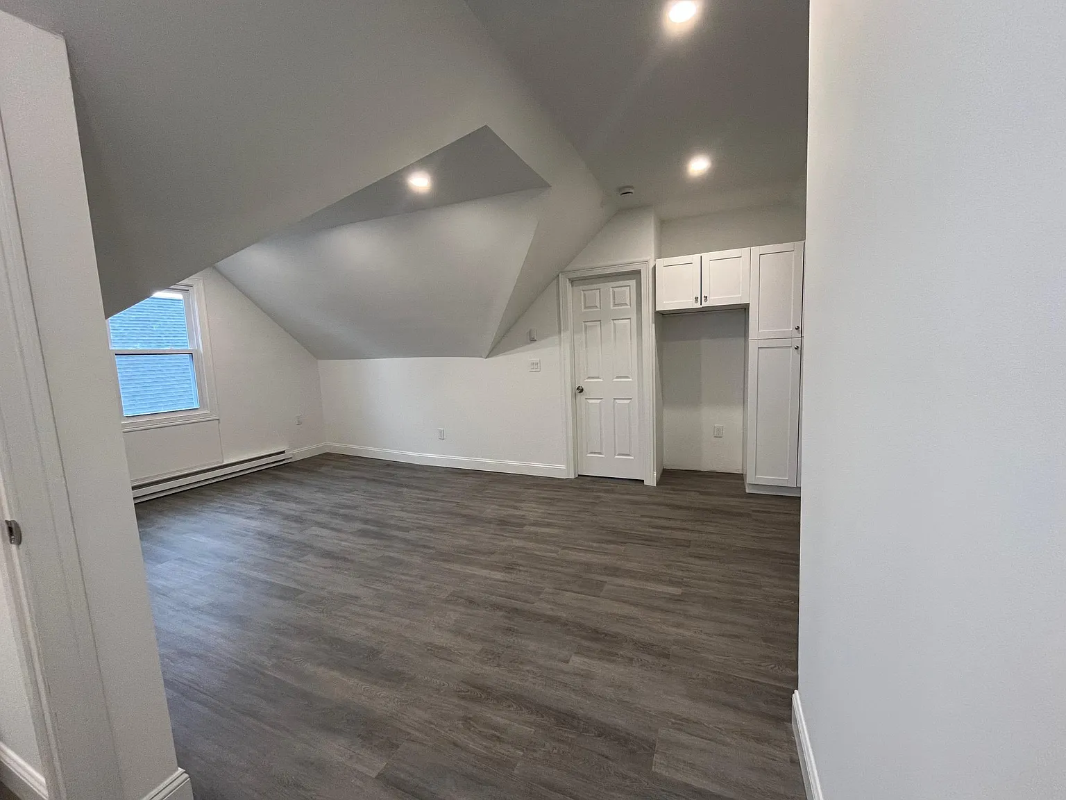 1 bed, 873 sqft, $1,500 — Photo 2