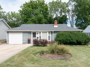 233 N Knollwood Dr, Wheaton, IL 60187